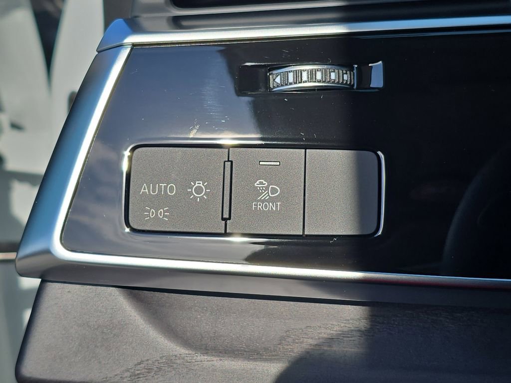 Used 2025 Audi Q8 Premium Plus w/ Premium Plus Package image 26