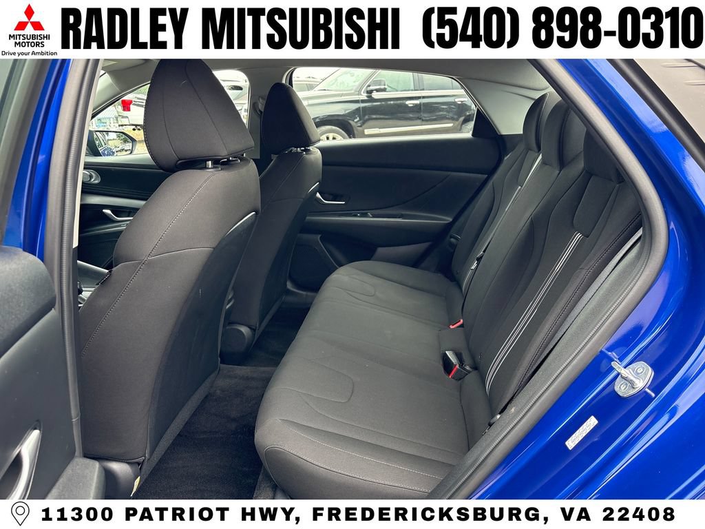 Used 2023 Hyundai Elantra SEL w/ Cargo Package FWD image 12