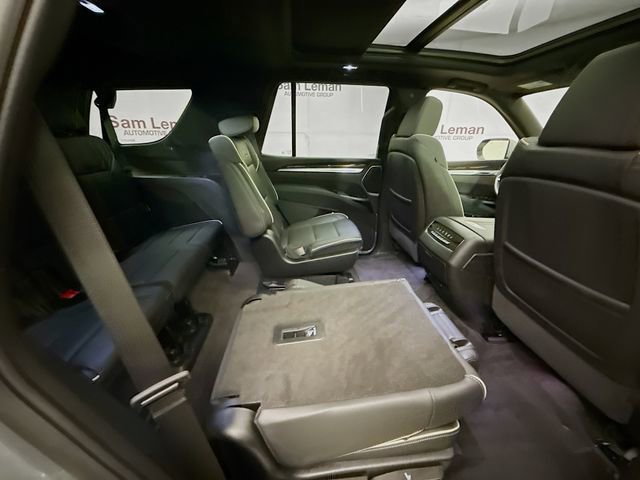 Used 2025 Cadillac Escalade Premium Luxury w/ Touring Package image 30