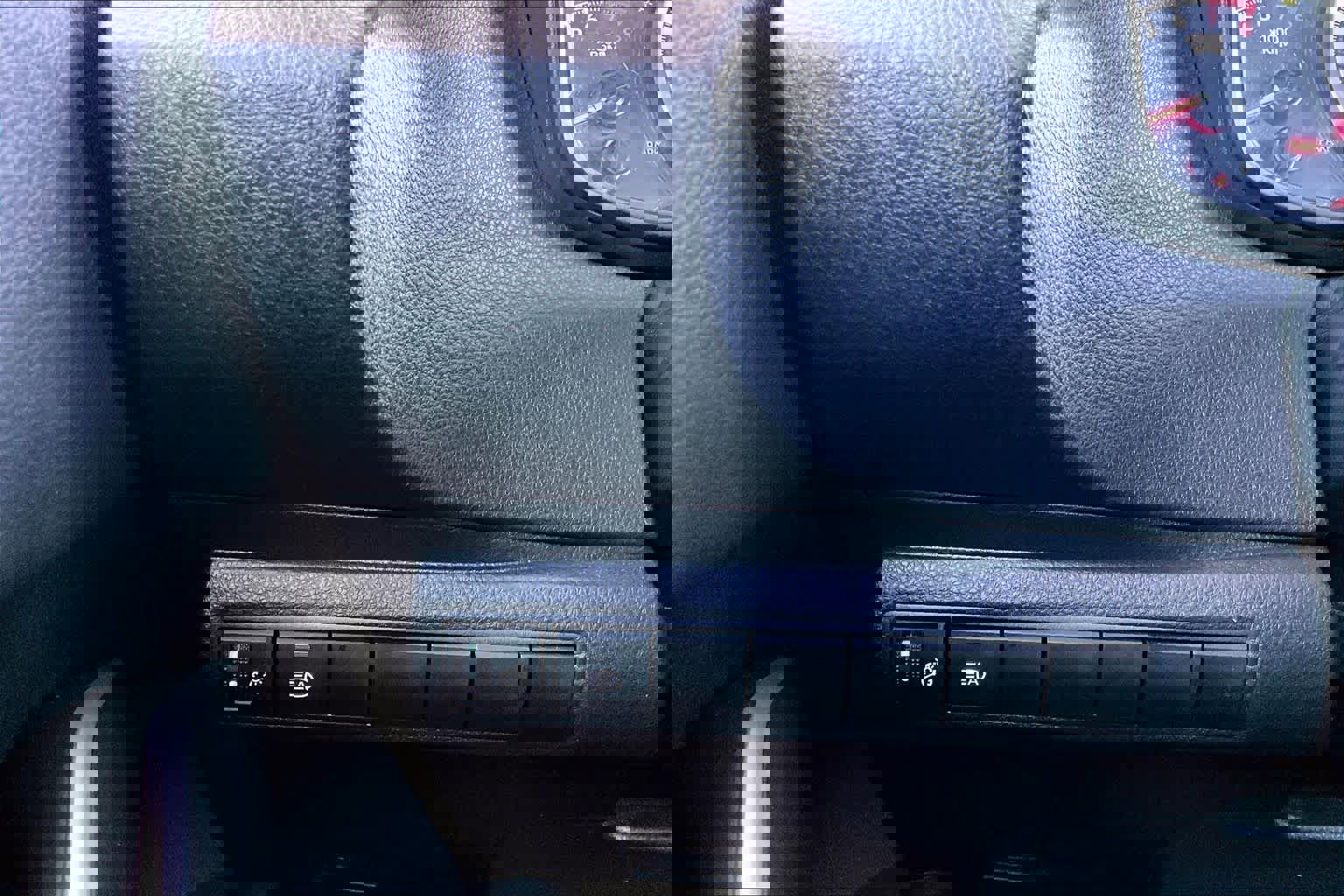 Used 2022 Toyota Corolla SE image 36