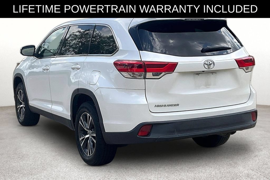 Used 2019 Toyota Highlander LE FWD image 11