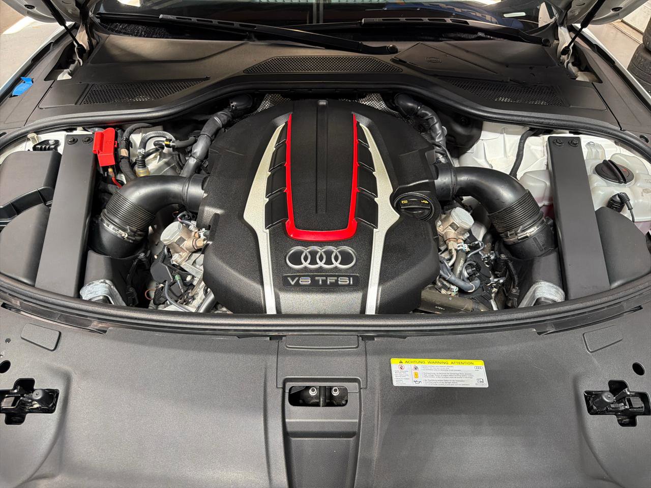 Used 2016 Audi S8 image 28