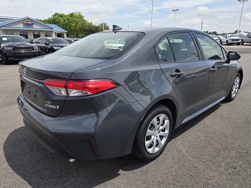 Used 2023 Toyota Corolla LE FWD image 3