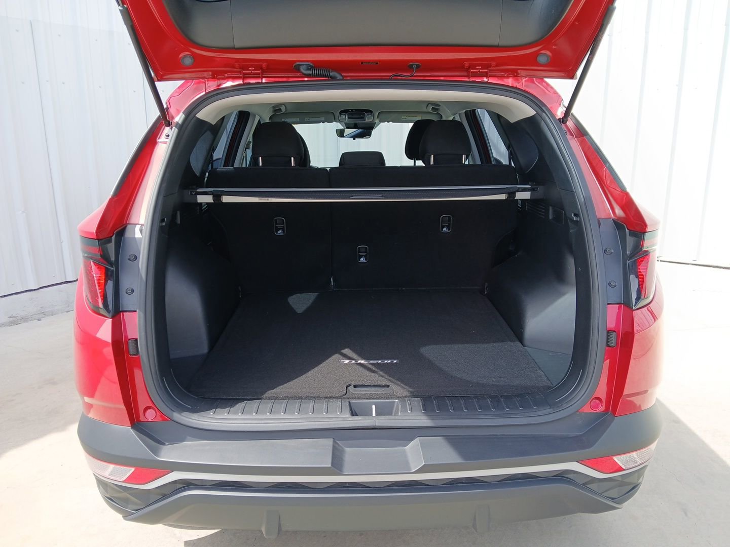 Used 2023 Hyundai Tucson SE w/ Cargo Package AWD/4WD image 9