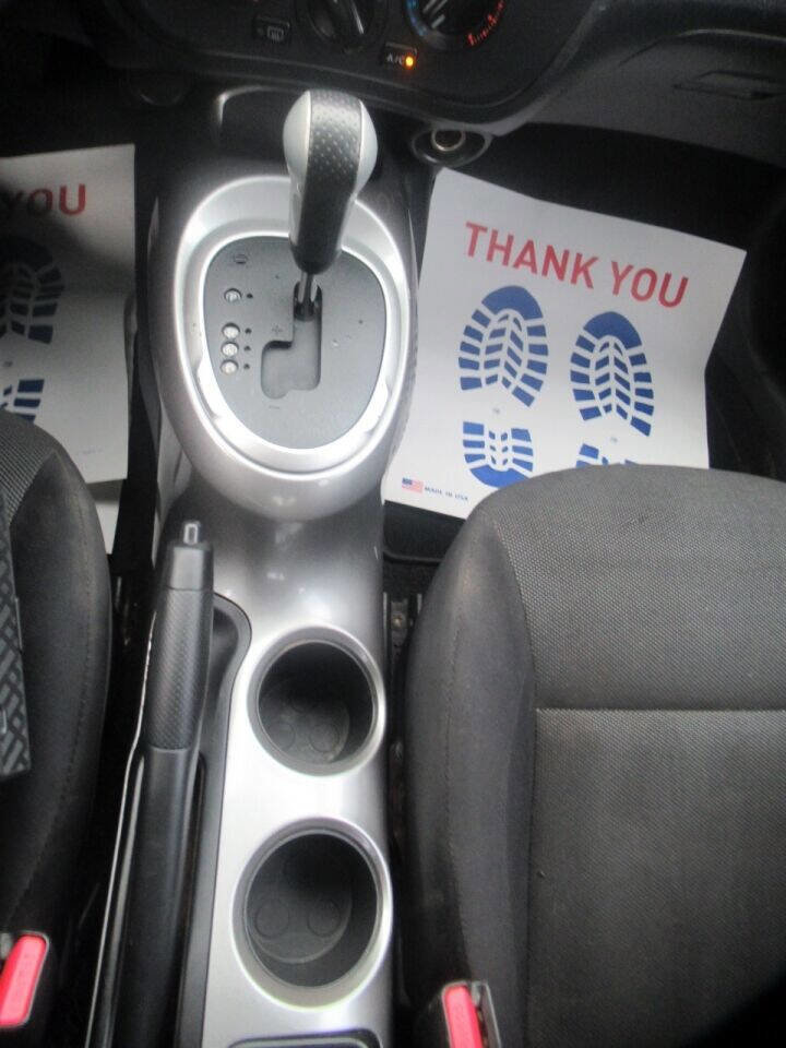 Used 2014 Nissan Juke S image 27