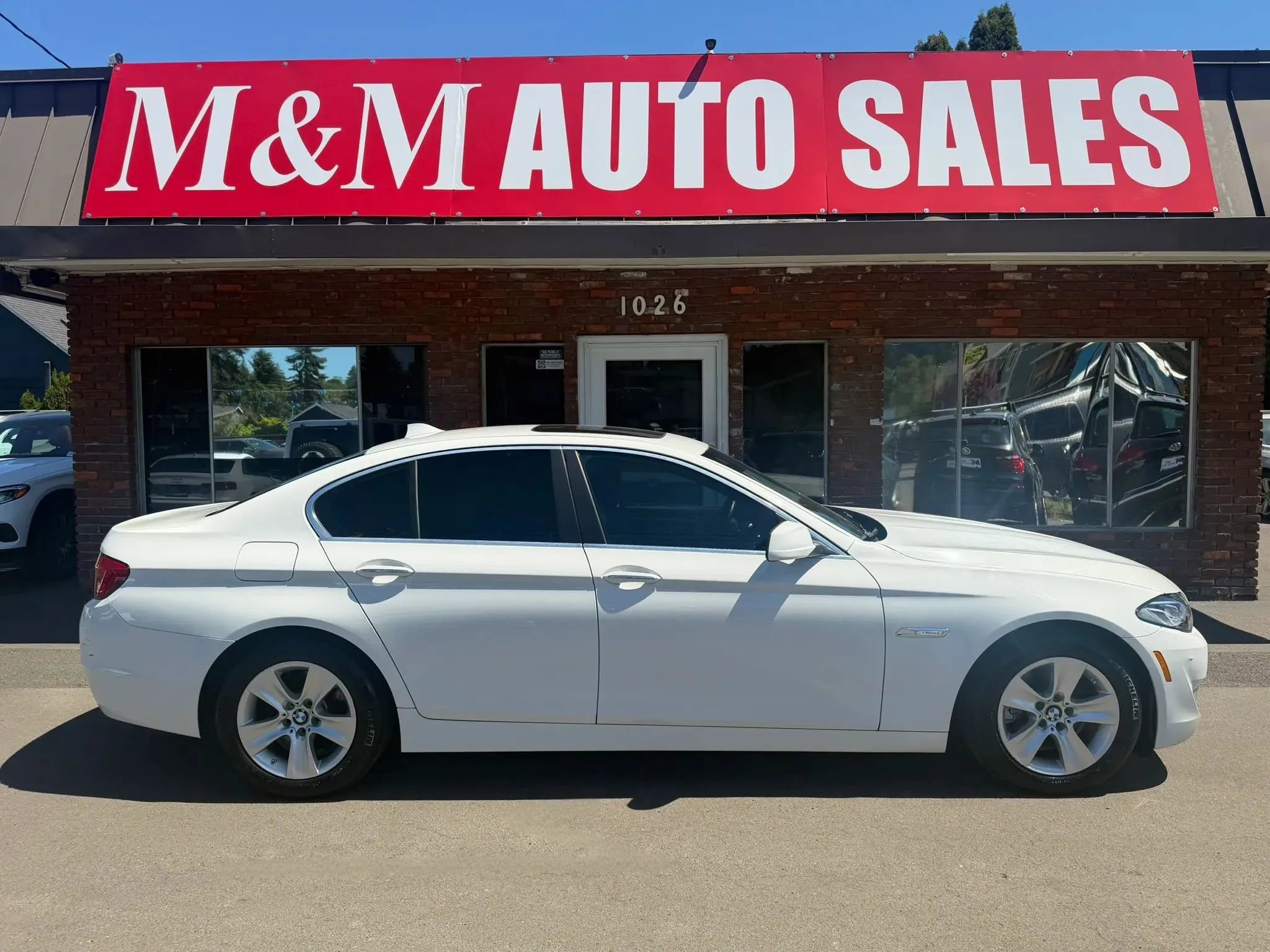 Used 2013 BMW 528i xDrive Sedan AWD/4WD image 2