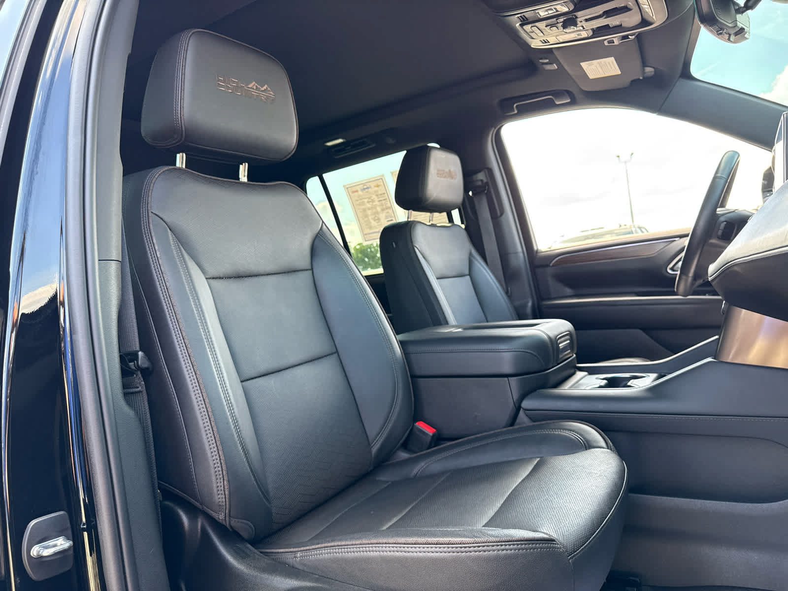 Certified 2023 Chevrolet Tahoe High Country AWD/4WD image 26