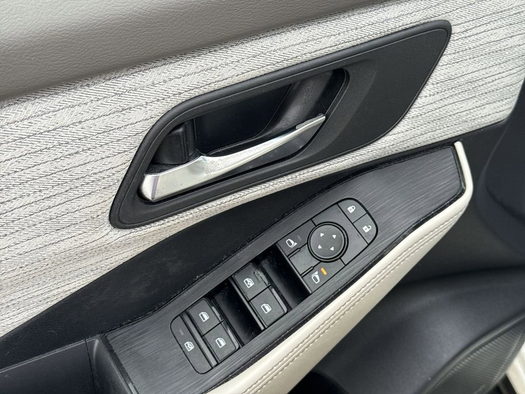 Used 2023 Nissan Rogue SV image 15