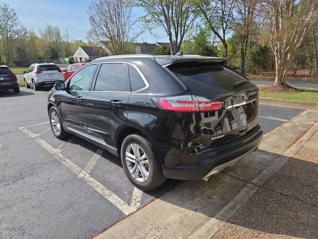 Used 2019 Ford Edge SEL w/ Equipment Group 201A image 2