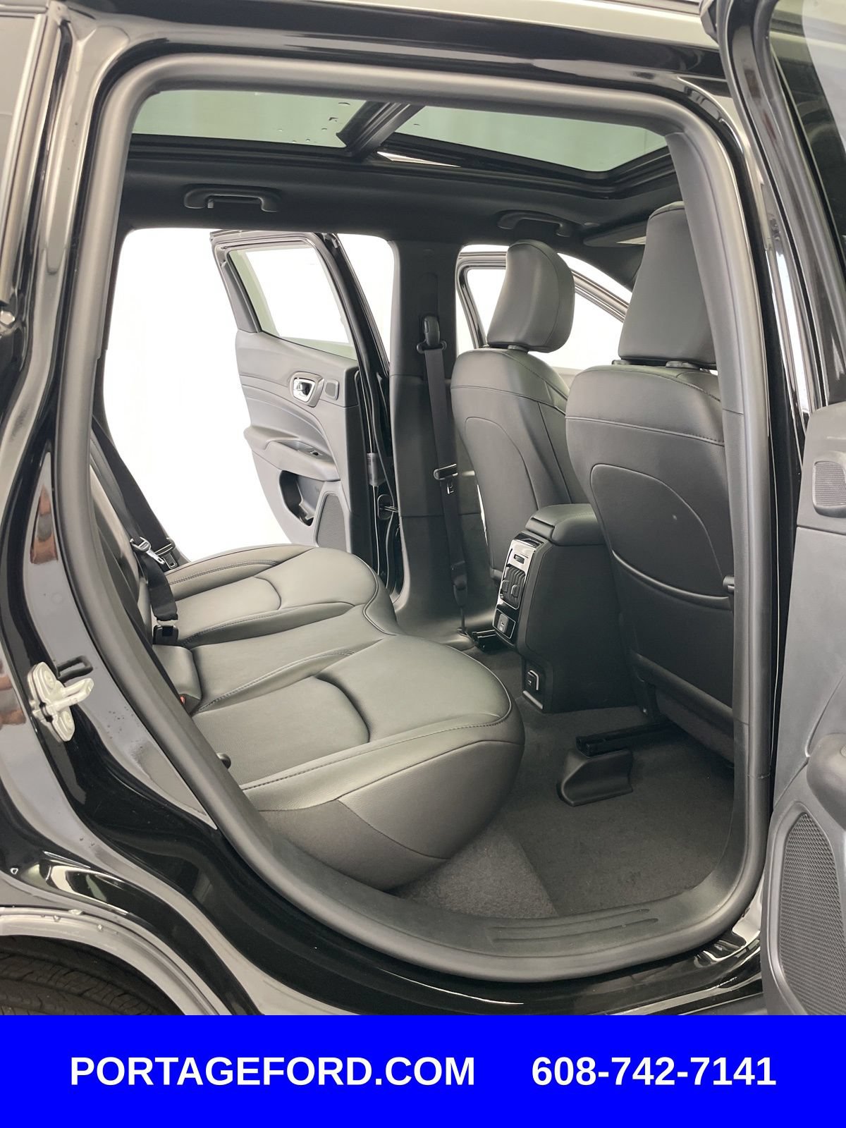 New 2025 Jeep Compass Limited w/ Sun & Sound Group AWD/4WD image 26