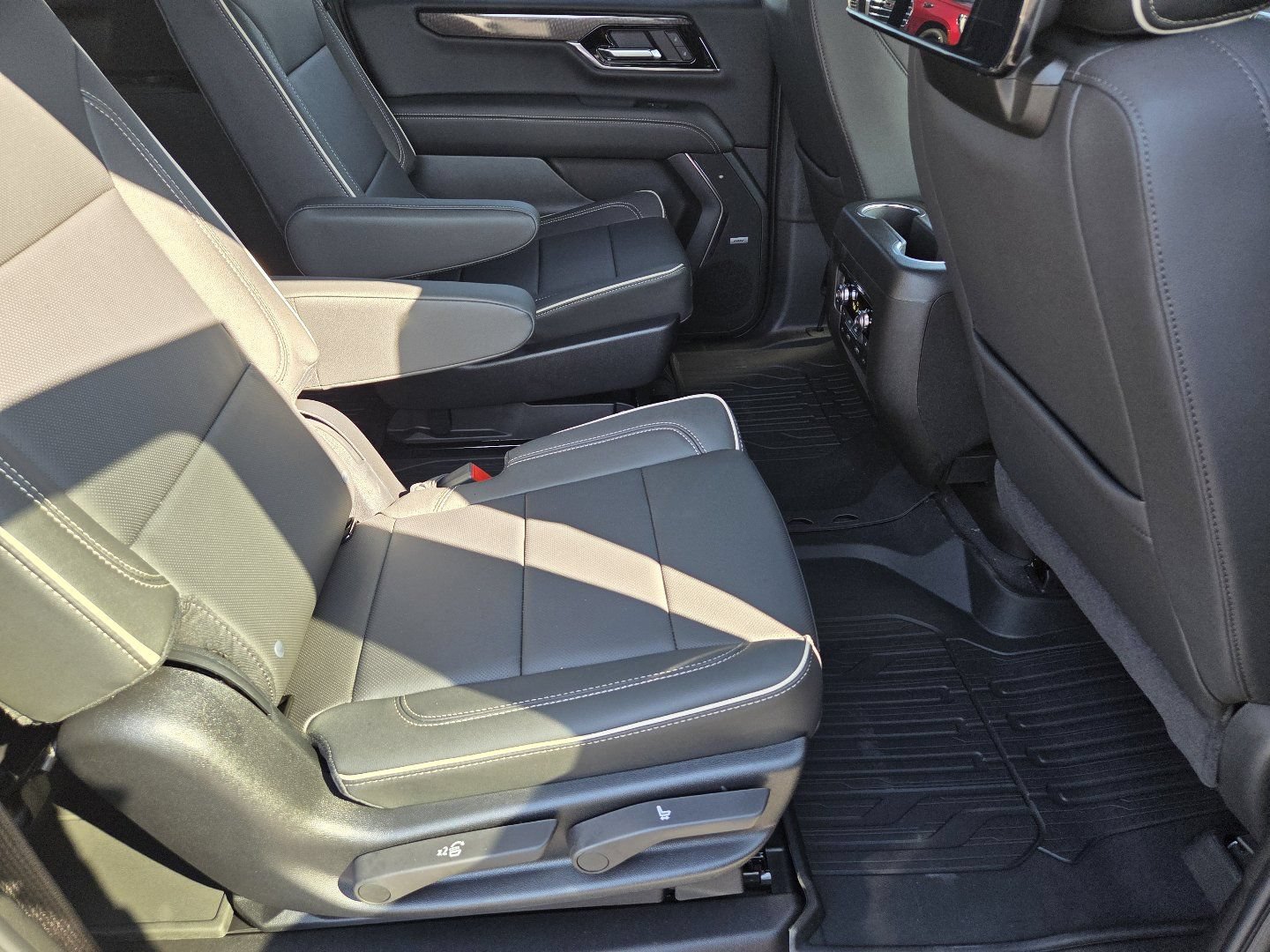 New 2026 GMC Yukon XL Elevation w/ Elevation Premium Package AWD/4WD image 25