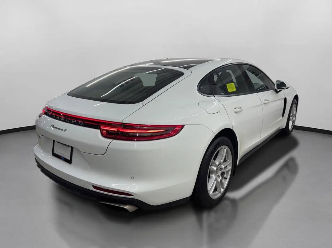 Used 2017 Porsche Panamera image 10