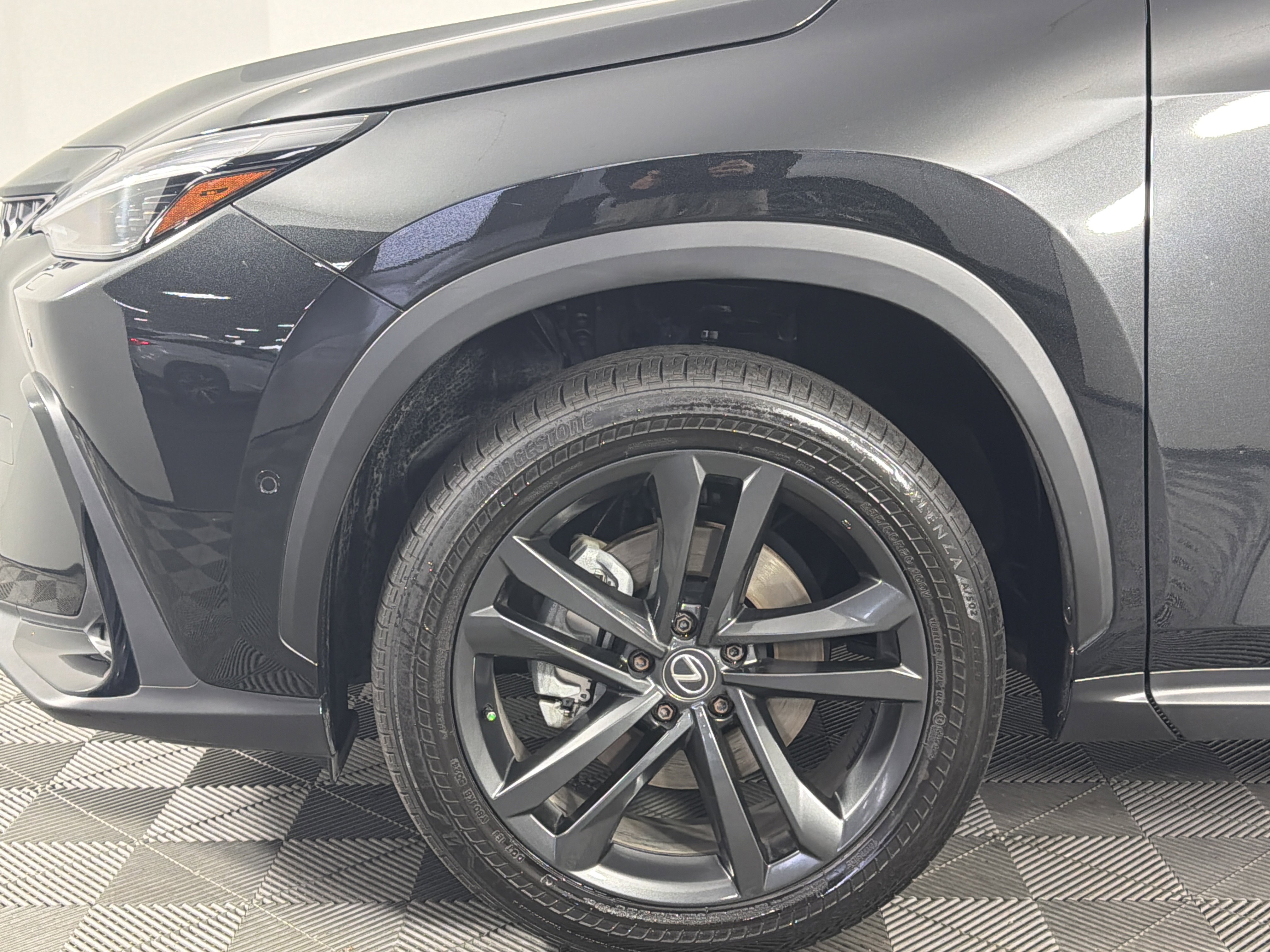 Used 2025 Lexus NX 450h+ AWD w/ Accessory Package (Z1) image 4