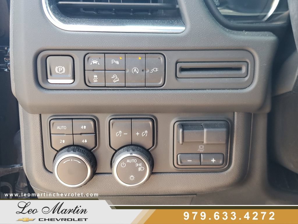 Used 2021 Chevrolet Tahoe Z71 w/ Z71 Signature Package AWD/4WD image 19