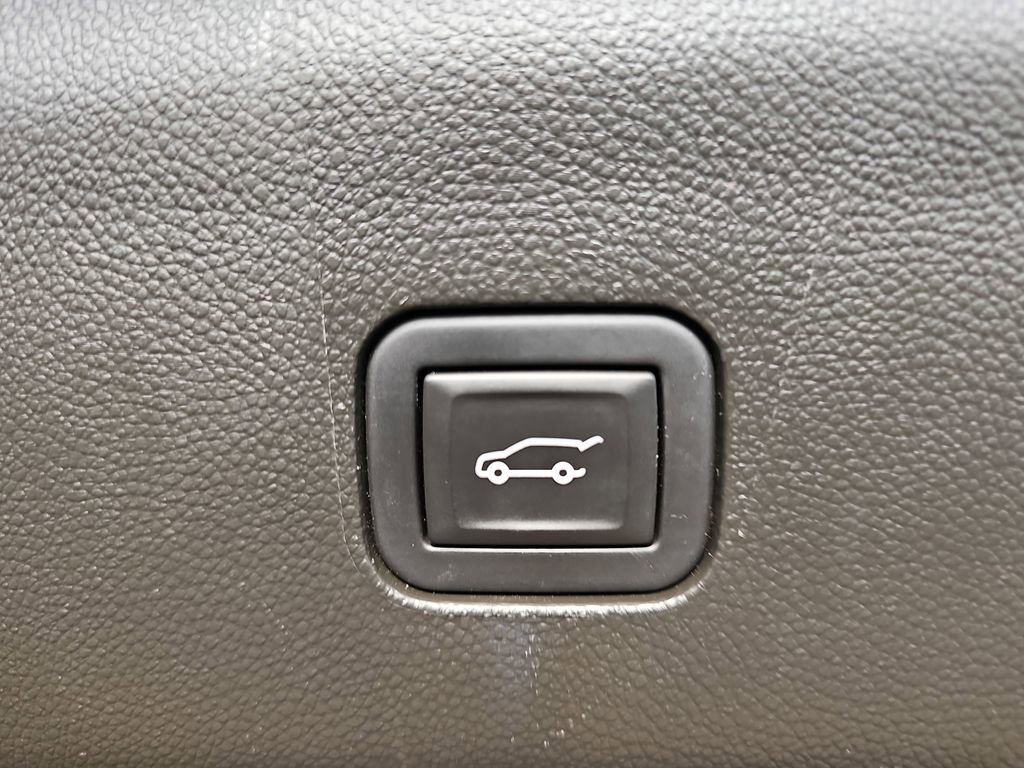 Used 2024 Buick Enclave Premium AWD/4WD image 13