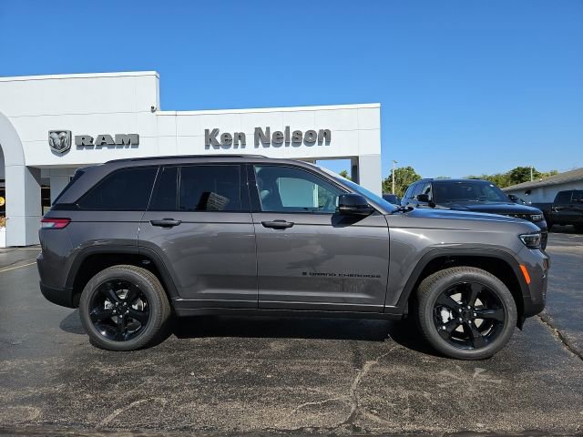 New 2025 Jeep Grand Cherokee Limited w/ Luxury Tech Group II image 16