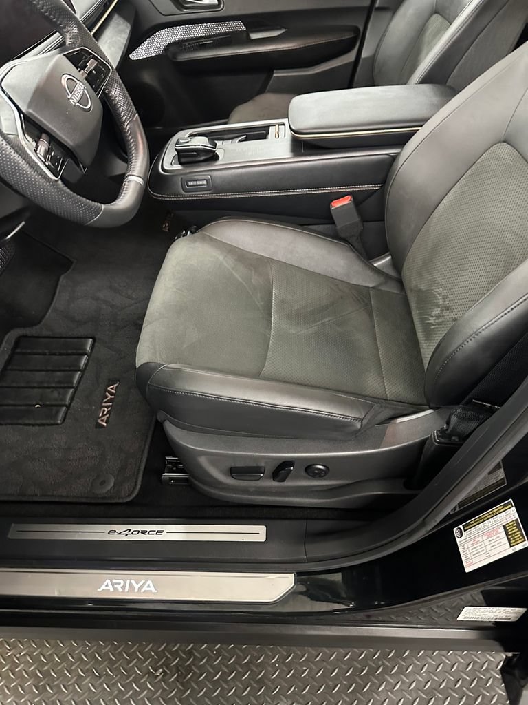 Used 2024 Nissan Ariya AWD image 13