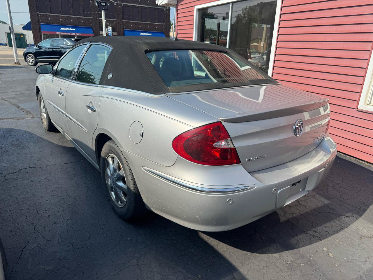 Used 2006 Buick LaCrosse CXL w/ Driver Confidence Package FWD image 6