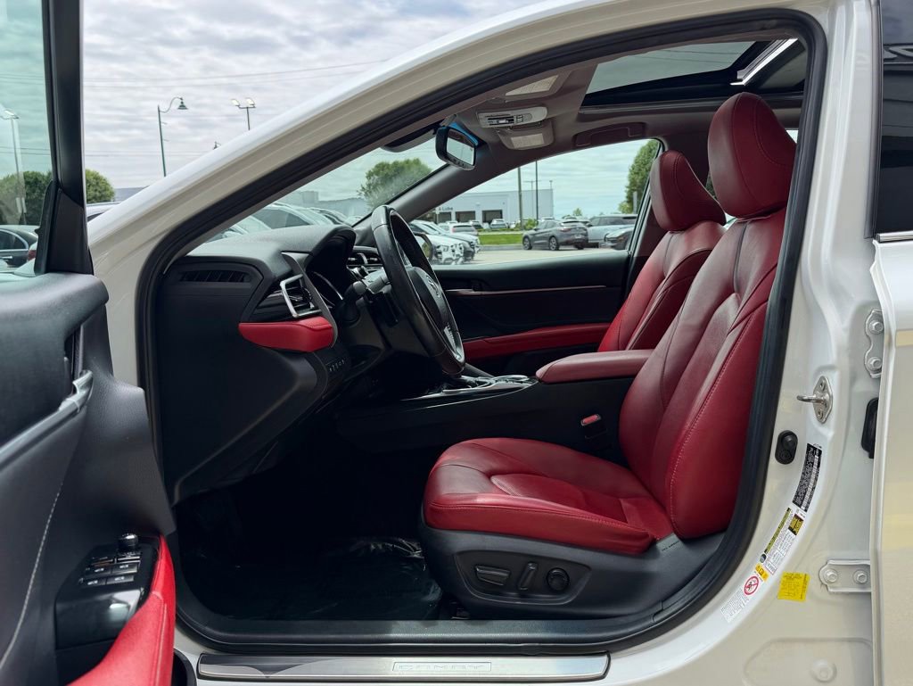 Used 2018 Toyota Camry XSE w/ Driver Assist Package FWD image 16