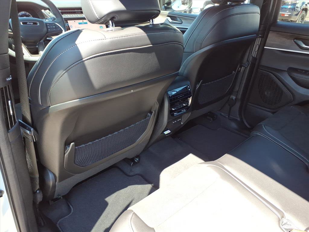 New 2026 Jeep Grand Cherokee L 4WD image 16