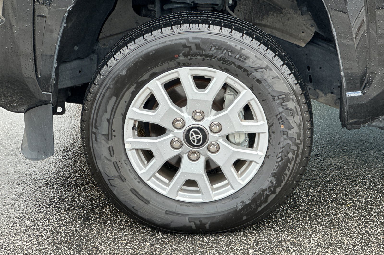 Used 2024 Toyota Tacoma SR5 AWD/4WD image 35