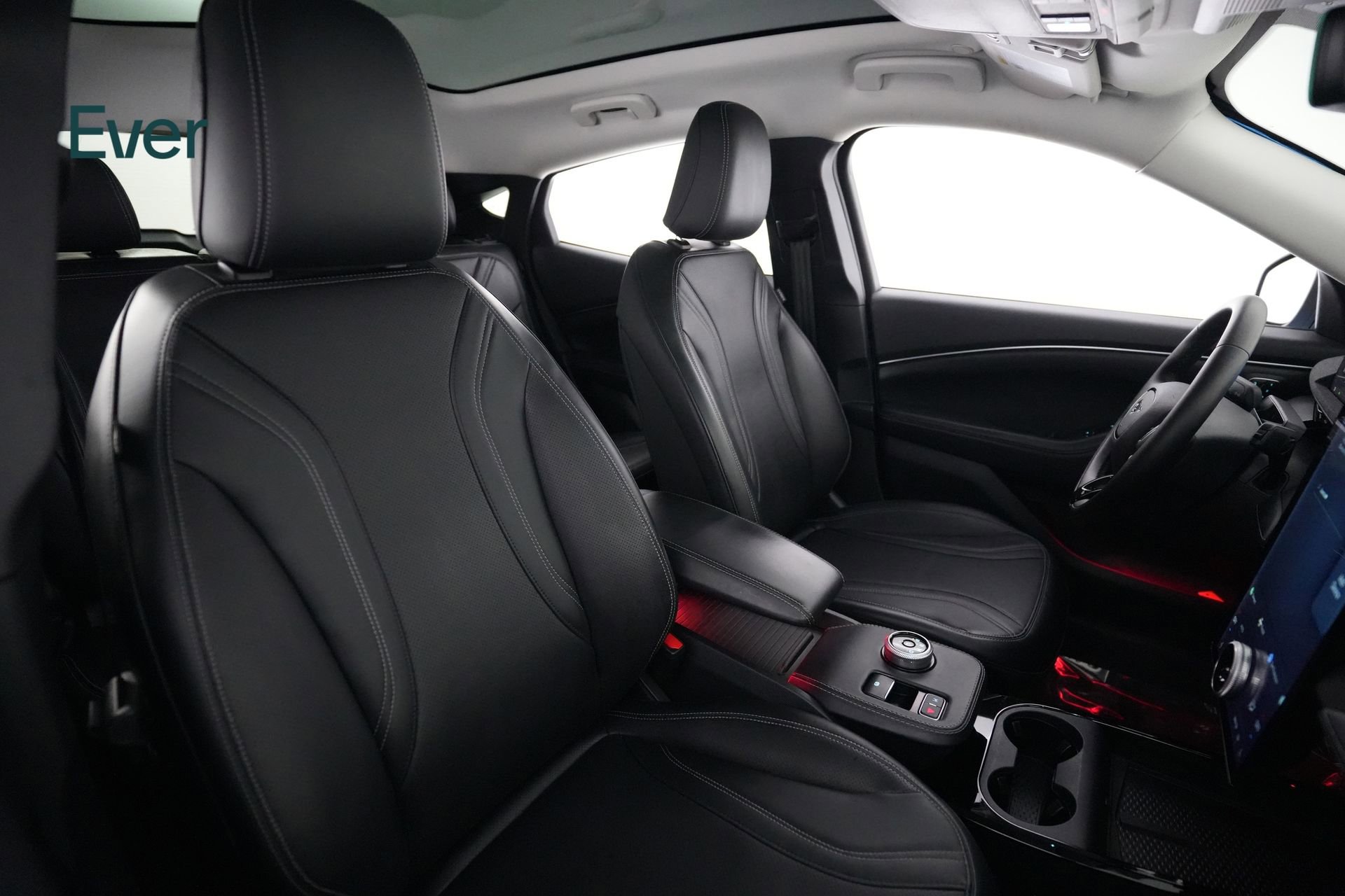 Used 2024 Ford Mustang Mach-E Premium image 23