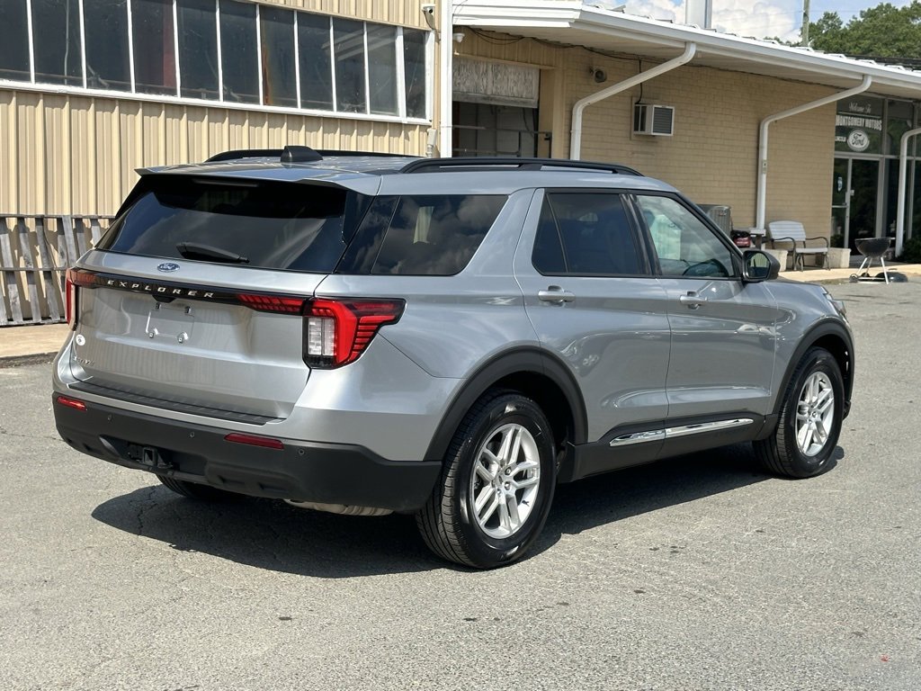 Used 2025 Ford Explorer Active image 9