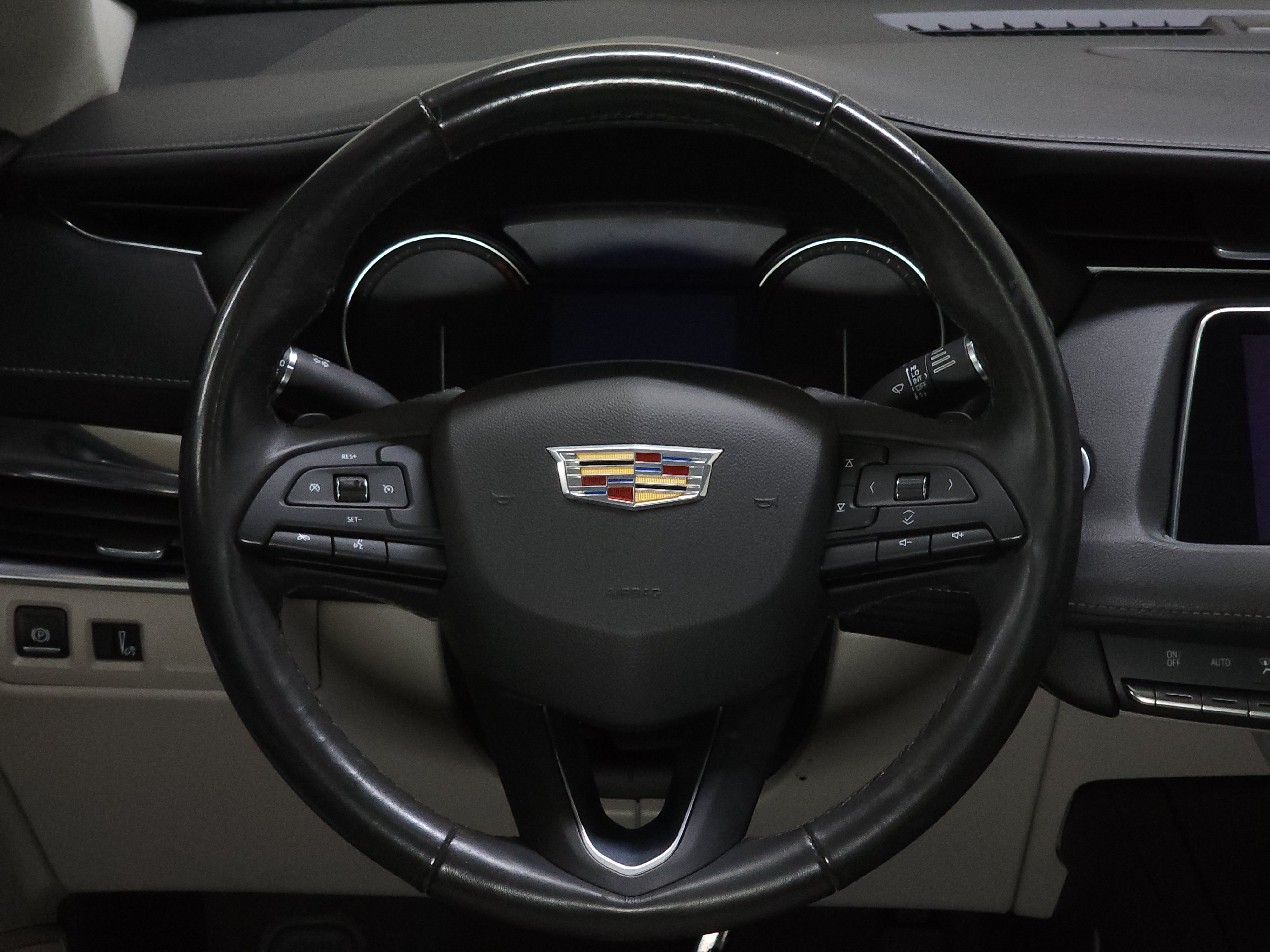 Used 2019 Cadillac XT4 Luxury AWD/4WD image 27