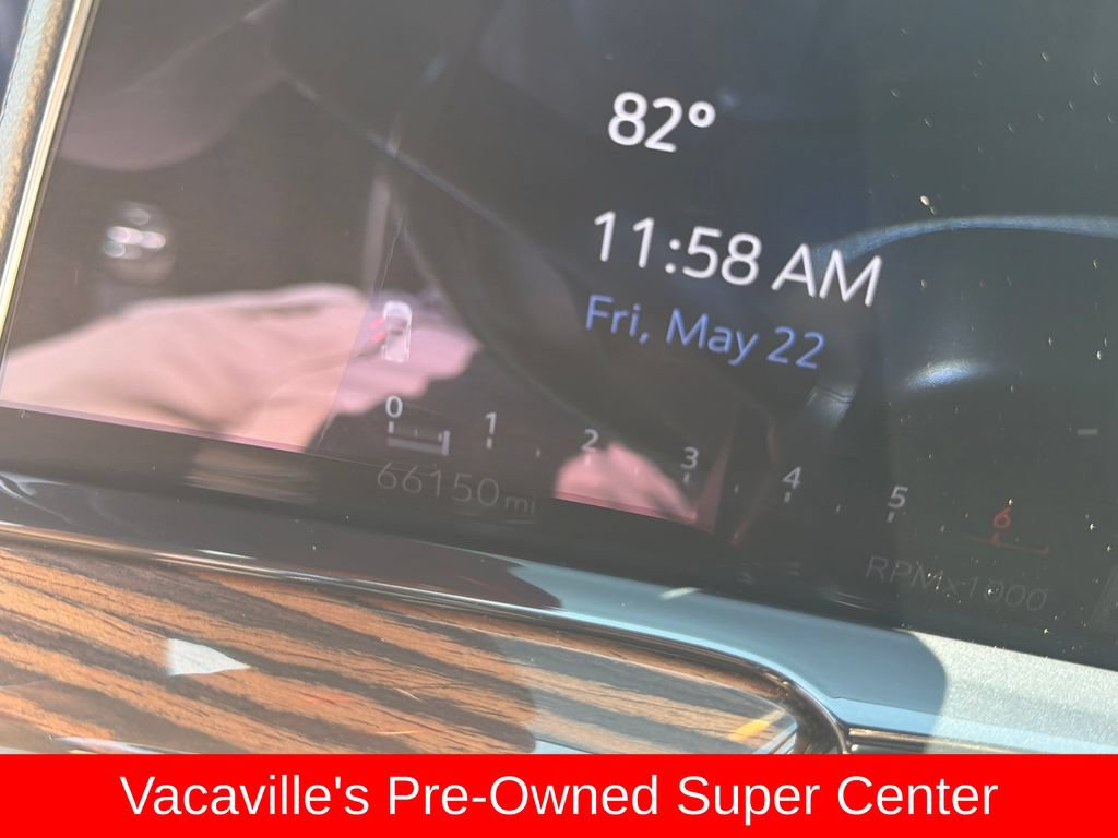 Used 2023 Cadillac Escalade Premium Luxury AWD/4WD image 16