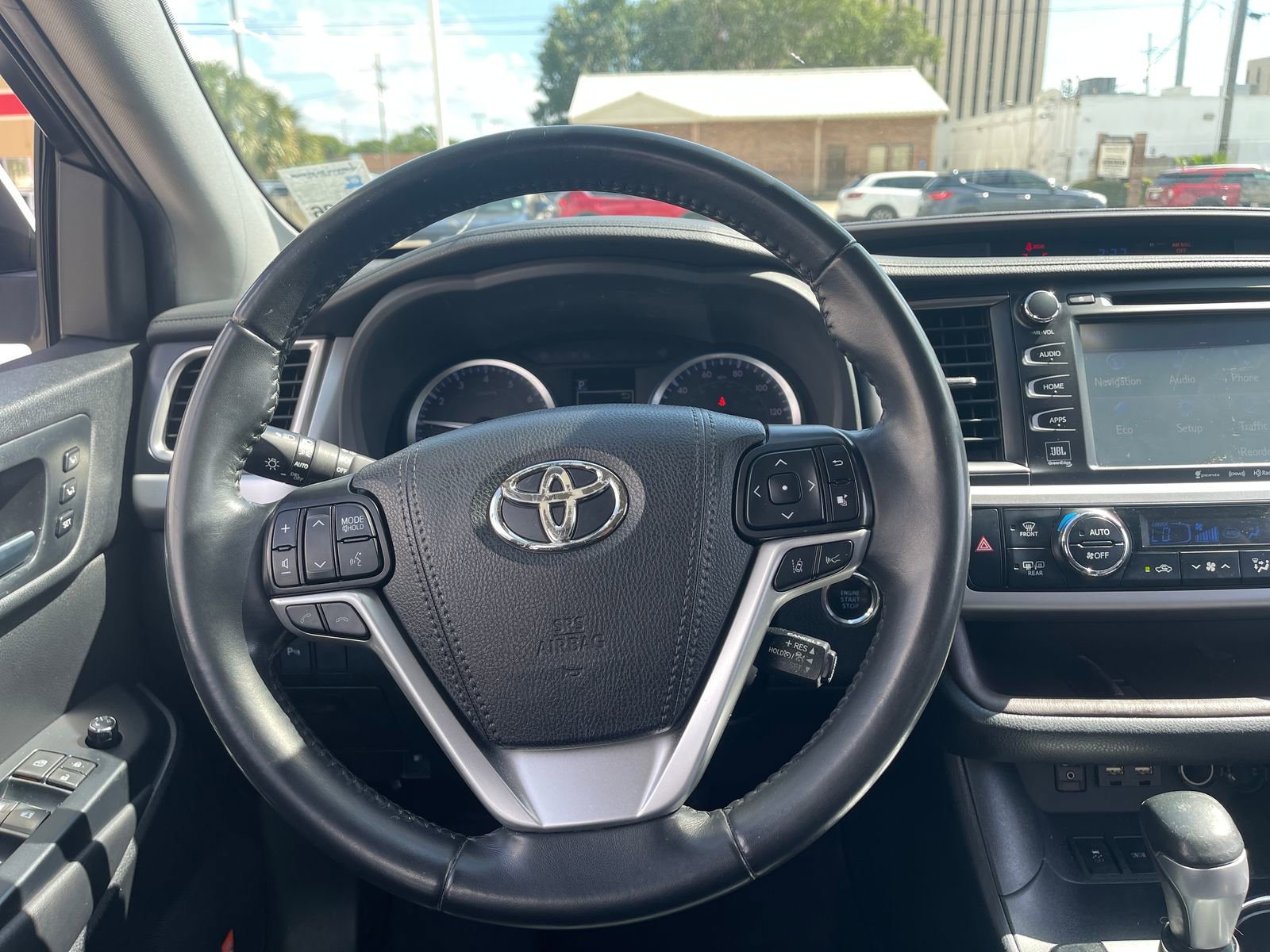 Used 2019 Toyota Highlander Limited FWD image 23