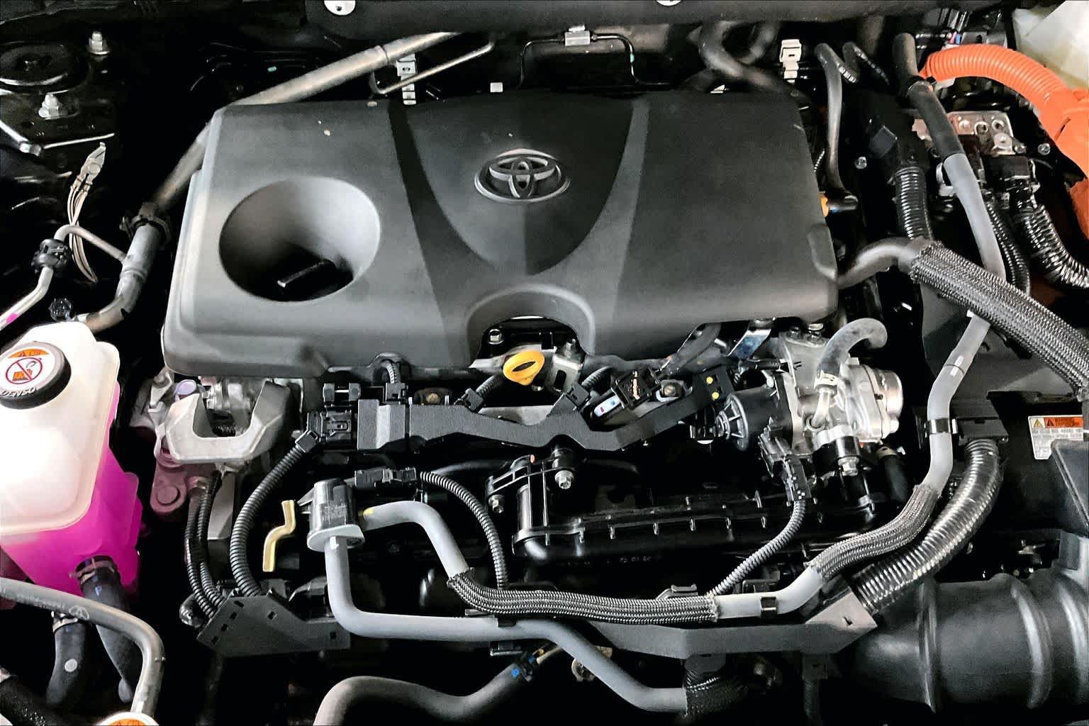 Used 2025 Toyota RAV4 LE AWD/4WD image 33