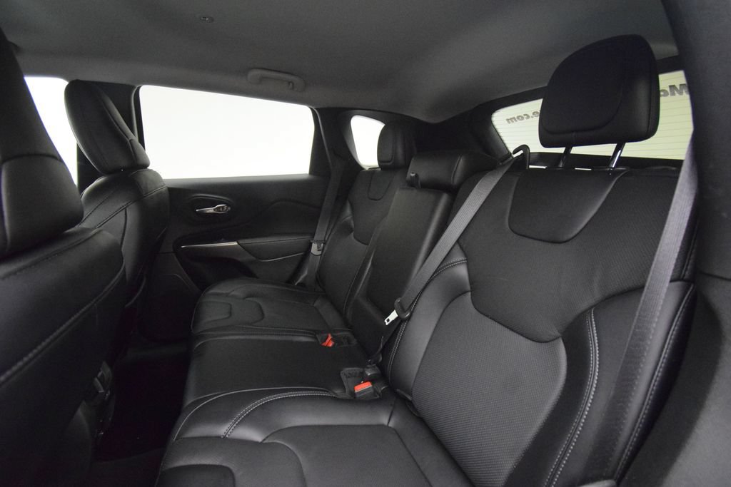 Used 2022 Jeep Cherokee Latitude Lux FWD image 23