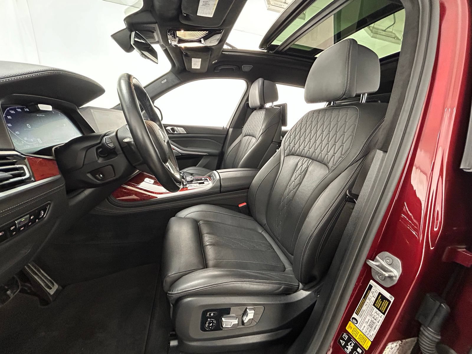 Used 2022 BMW ALPINA XB7 AWD/4WD image 28