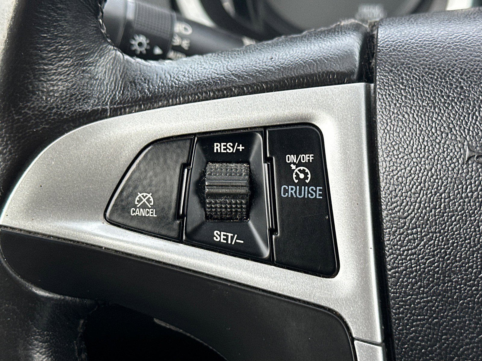 Used 2015 Chevrolet Equinox LT w/ Driver Convenience Package AWD/4WD image 10
