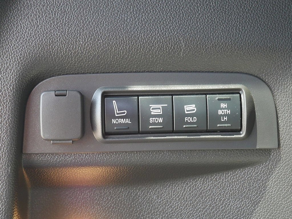 Used 2014 Ford Explorer Limited w/ Equipment Group 302A AWD/4WD image 55