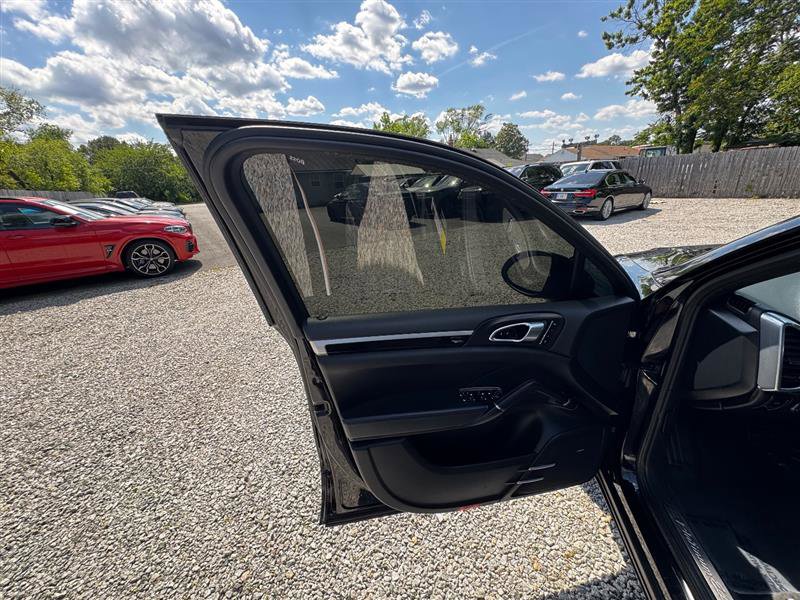 Used 2014 Porsche Cayenne AWD/4WD image 22