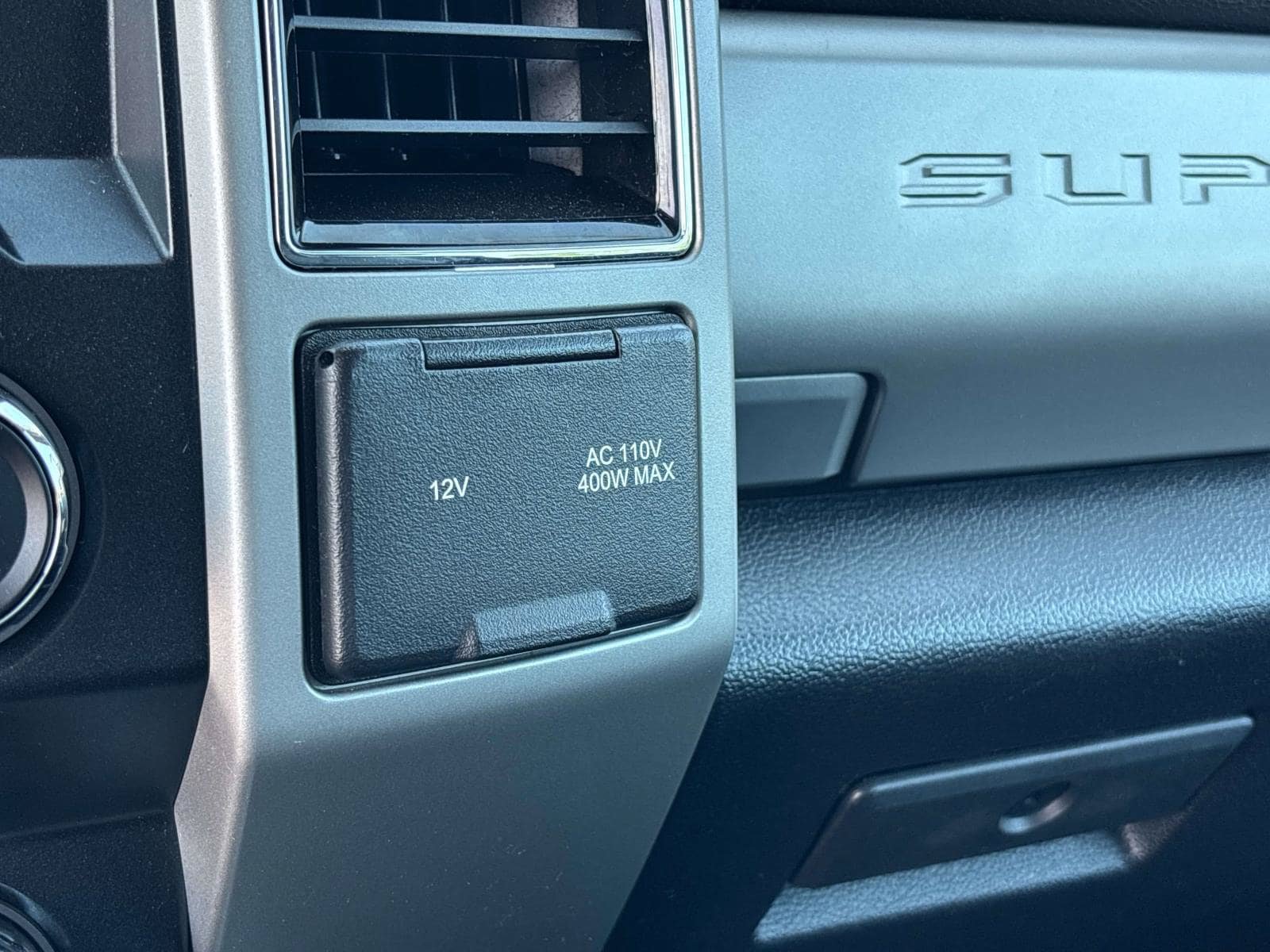 Used 2019 Ford F350 Lariat w/ Lariat Ultimate Package AWD/4WD image 27
