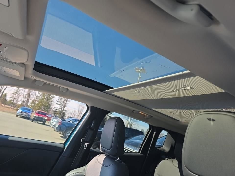 Used 2022 Jeep Renegade Limited w/ Sun, Sound & Wheels Group image 18