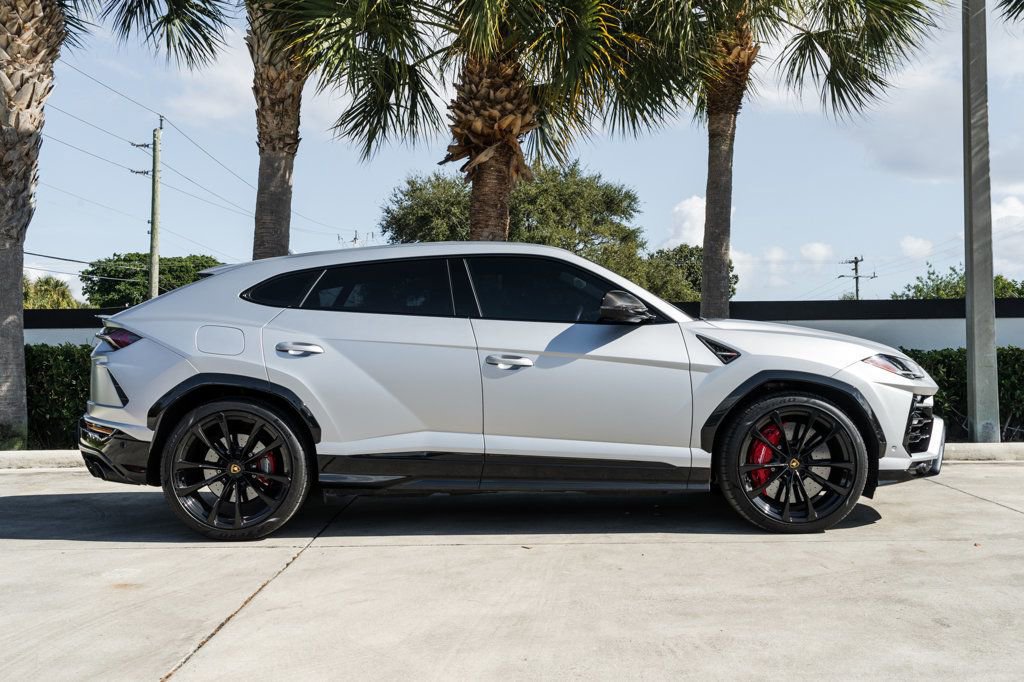 Used 2022 Lamborghini Urus image 9