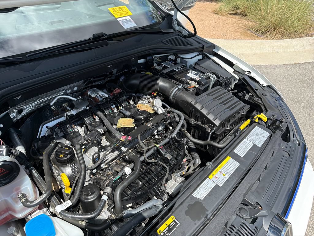 Used 2022 Volkswagen Golf R AWD/4WD image 17