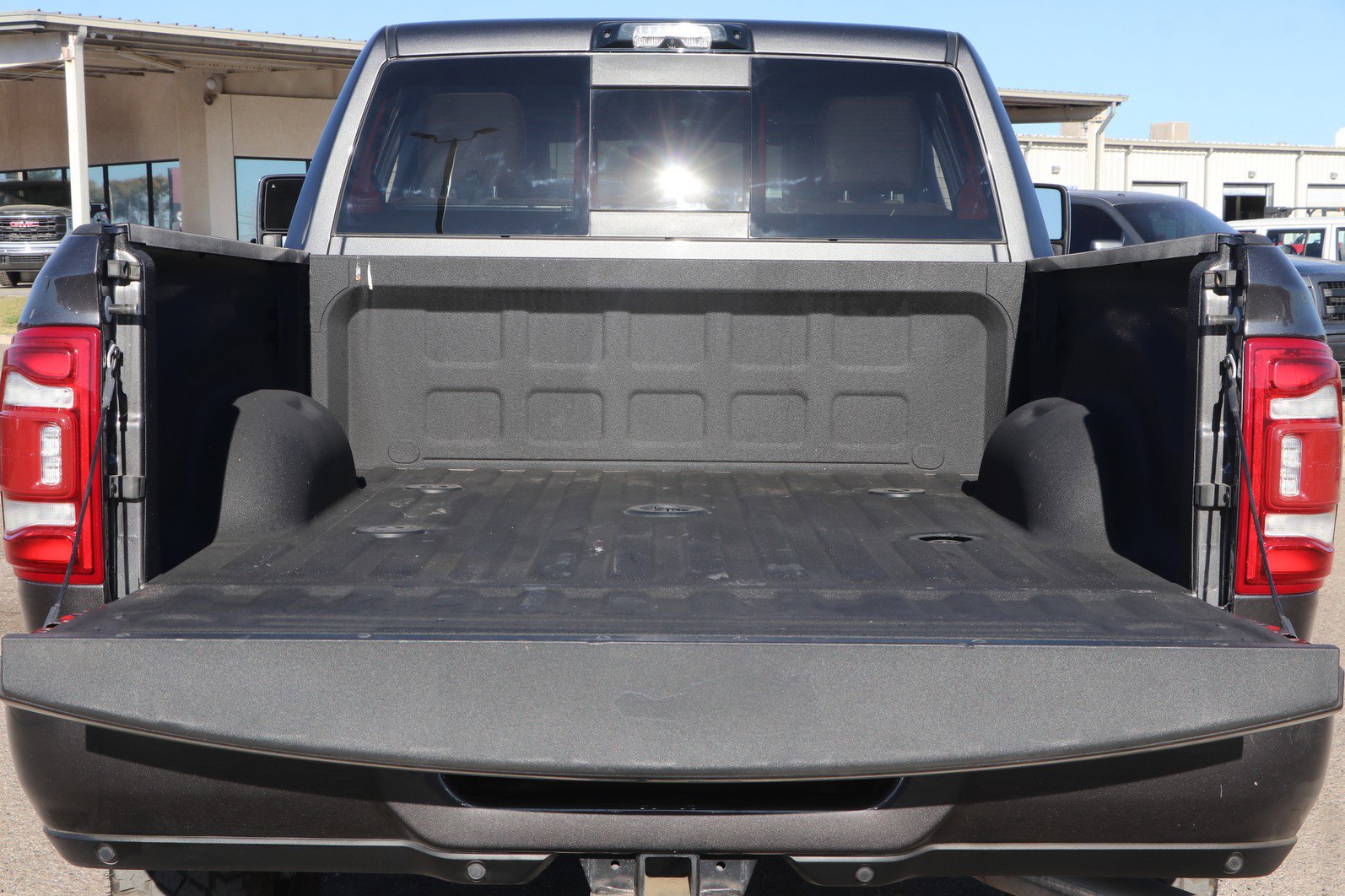 Used 2024 RAM 2500 Limited w/ Safety Group image 21