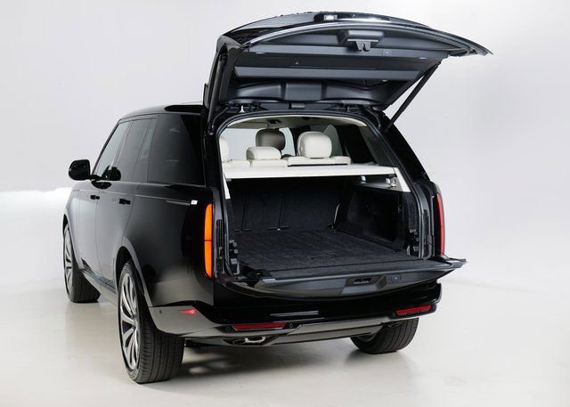 New 2026 Land Rover Range Rover SE image 29