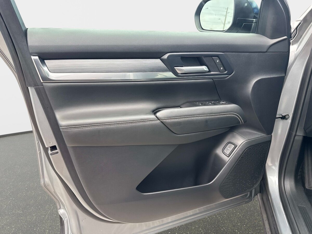 Used 2025 GMC Terrain Elevation w/ Elevation Premium Package AWD/4WD image 16