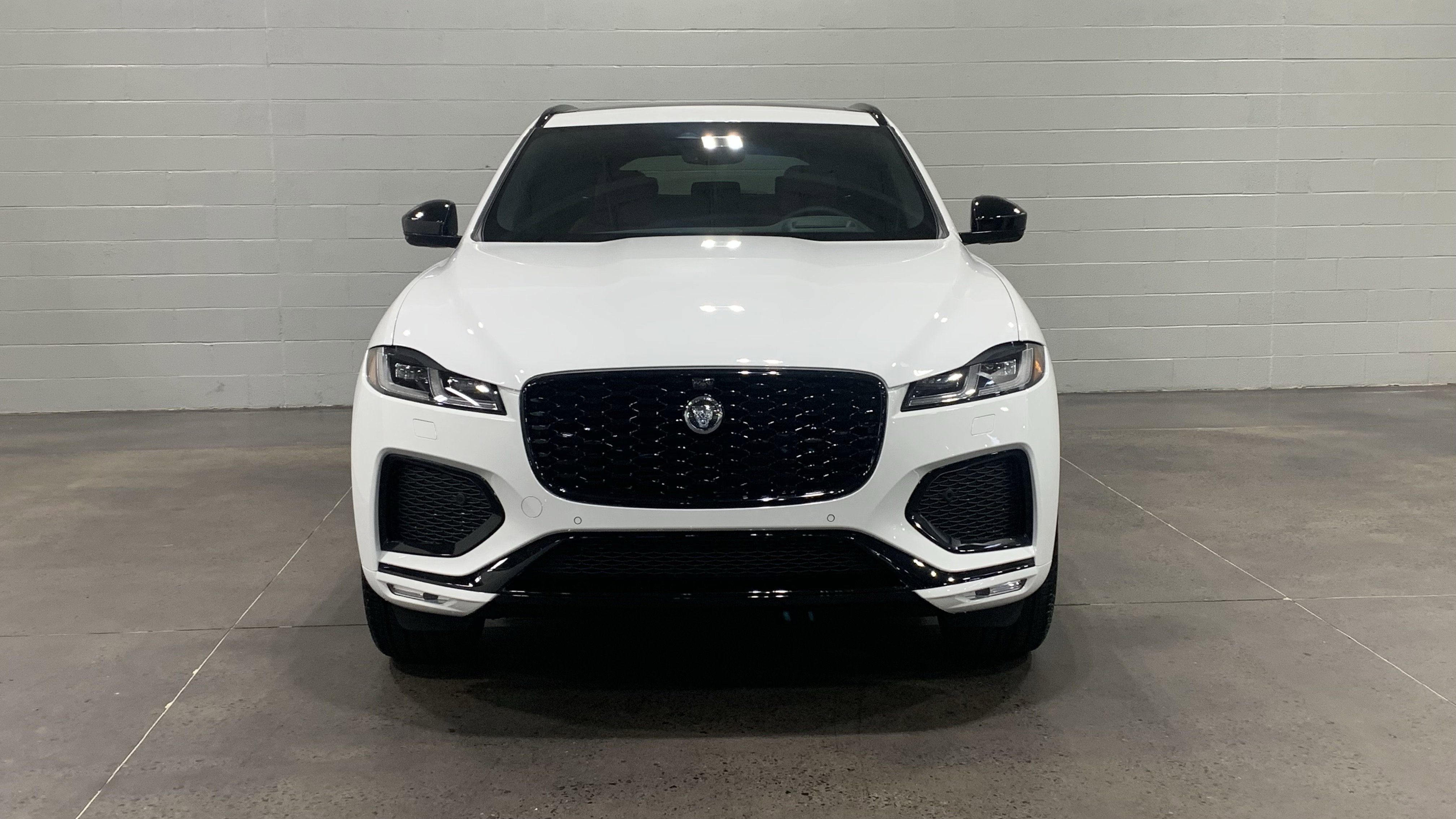New 2026 Jaguar F-PACE R-Dynamic S image 9