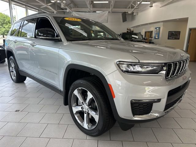 New 2025 Jeep Grand Cherokee L Limited image 3