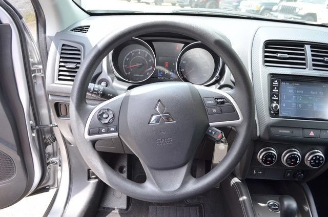Used 2025 Mitsubishi Outlander Sport ES AWD/4WD image 19