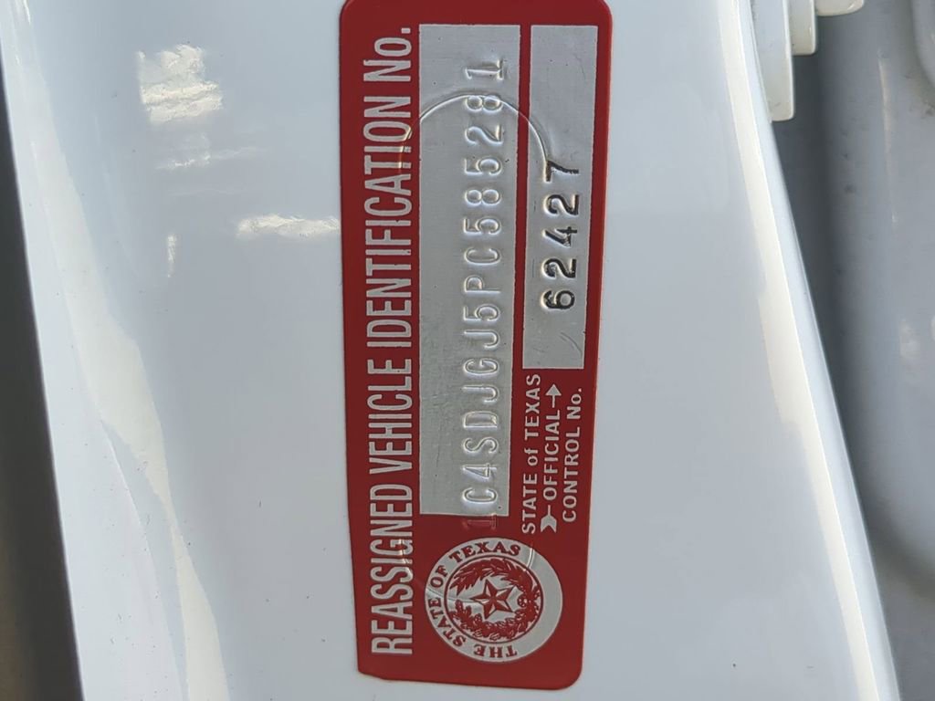 Used 2023 Dodge Durango SRT image 25