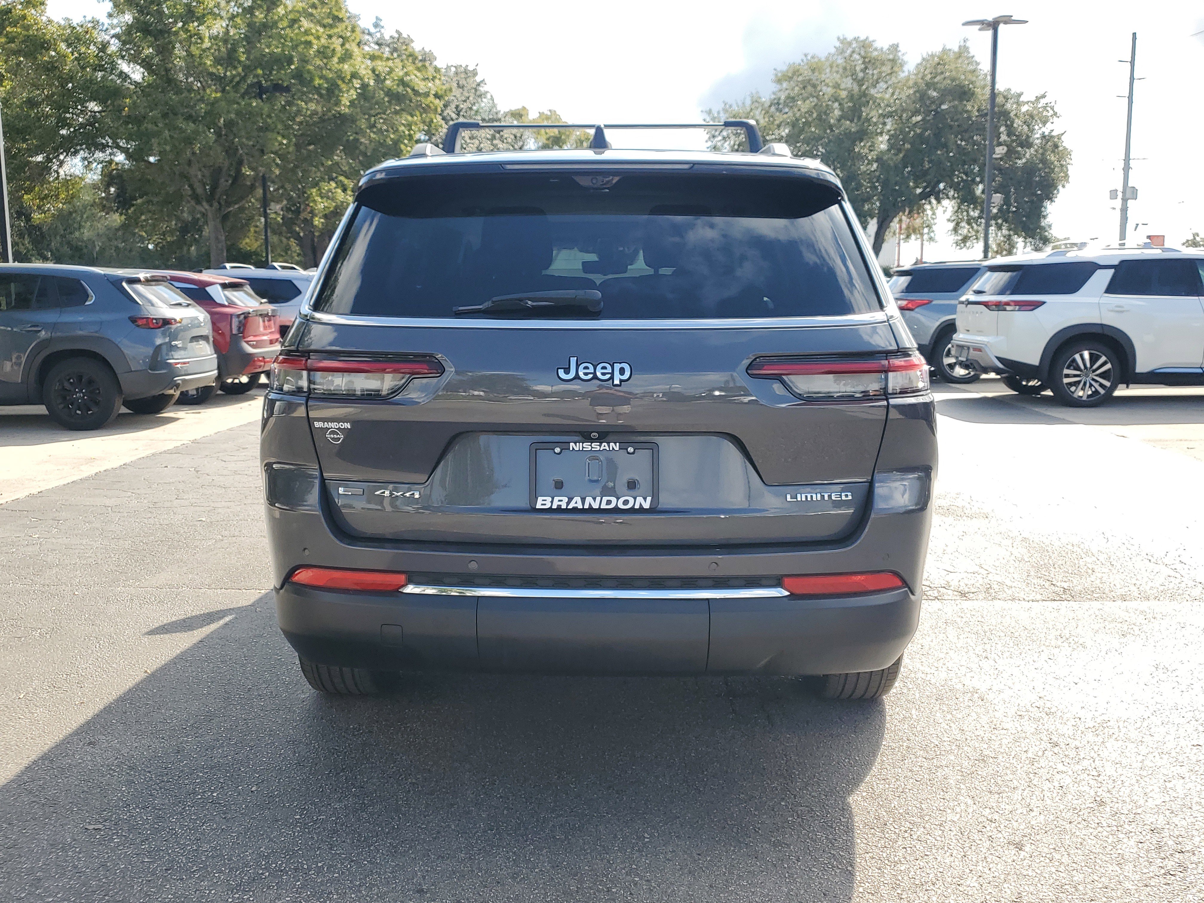 Used 2022 Jeep Grand Cherokee L Limited w/ Luxury Tech Group II image 6