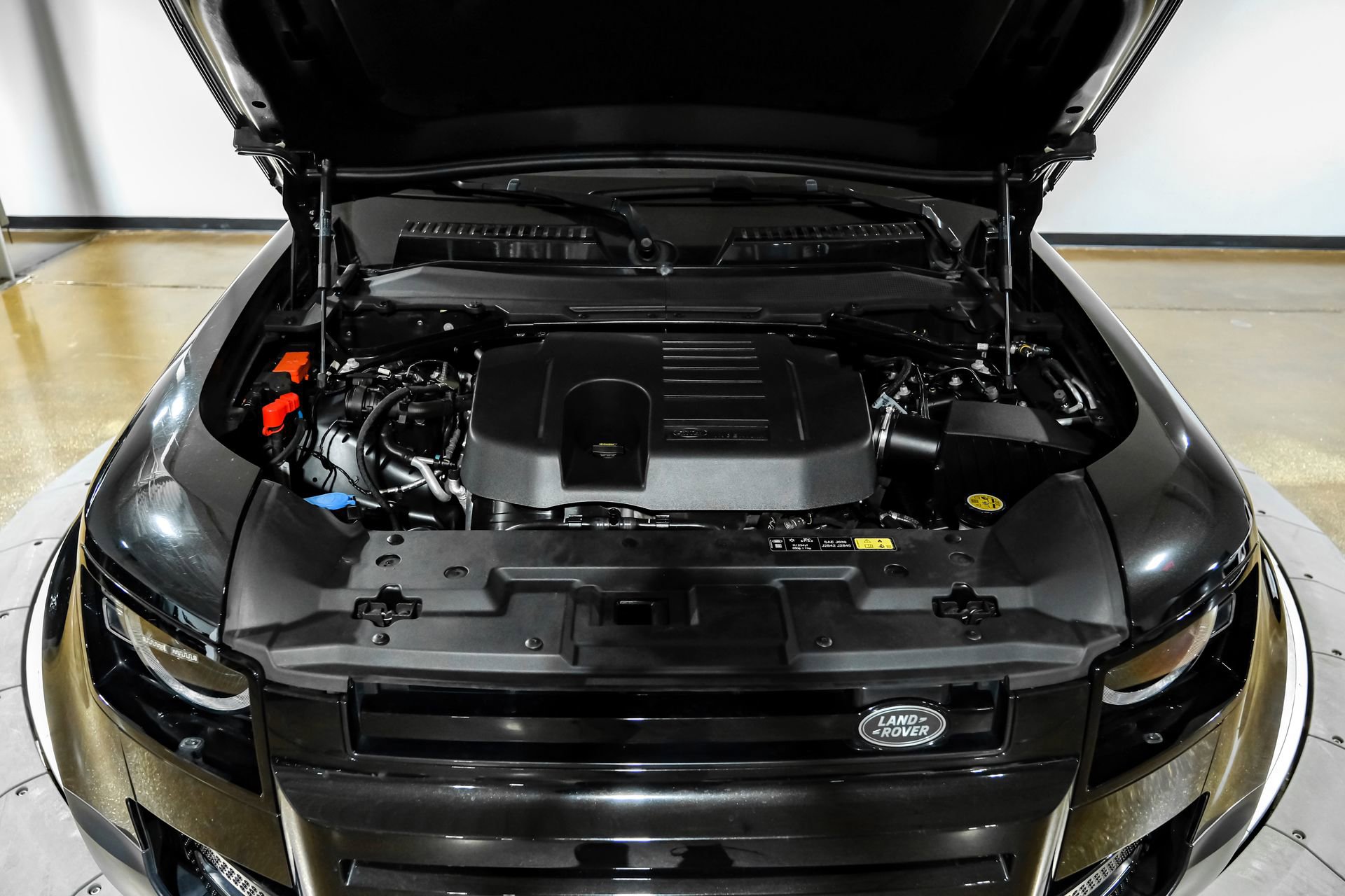 Used 2023 Land Rover Defender 110 SE image 52