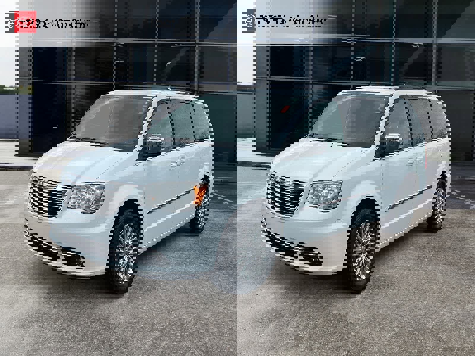 Used 2015 Chrysler Town & Country Touring-L image 10